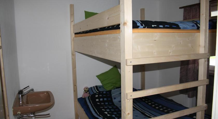 Sporti Gruesch Room photo